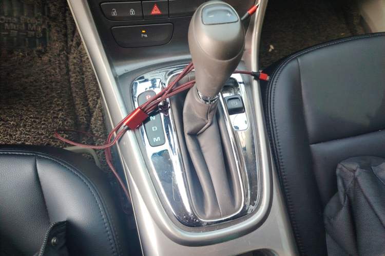 Used Chevrolet Malibu 2014 2.0L Automatic Comfort Edition Gear Lever