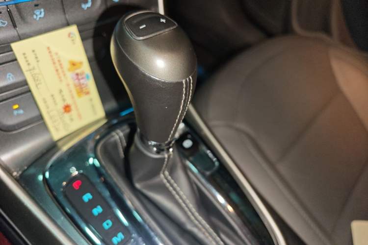 Used Chevrolet Malibu 2014 2.0L Automatic Luxury Edition Gear Lever