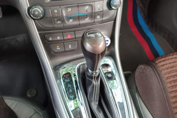 Used Chevrolet Malibu 2014 2.0L Automatic Luxury Edition Gear Lever