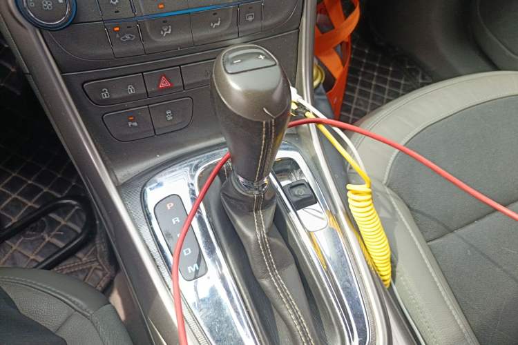 Used Chevrolet Malibu 2014 2.4L Automatic Luxury Edition Gear Lever