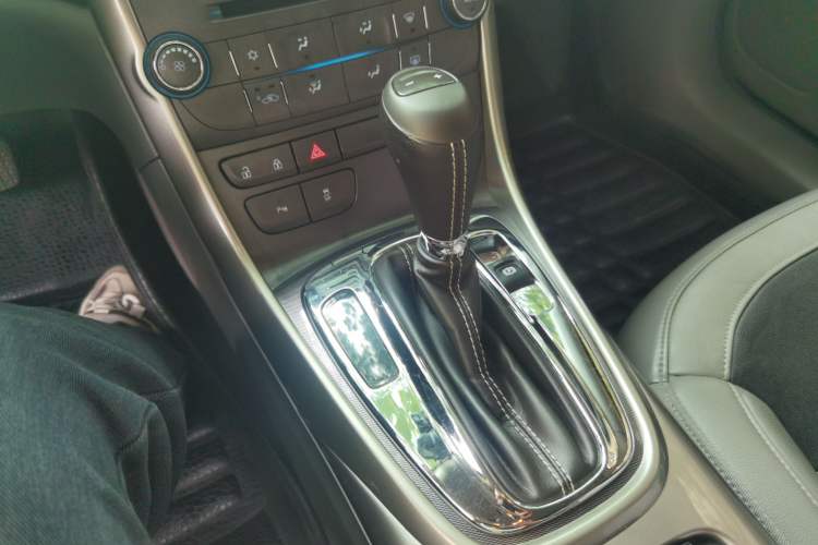 Used Chevrolet Malibu 2014 2.0L Automatic Luxury Edition Gear Lever