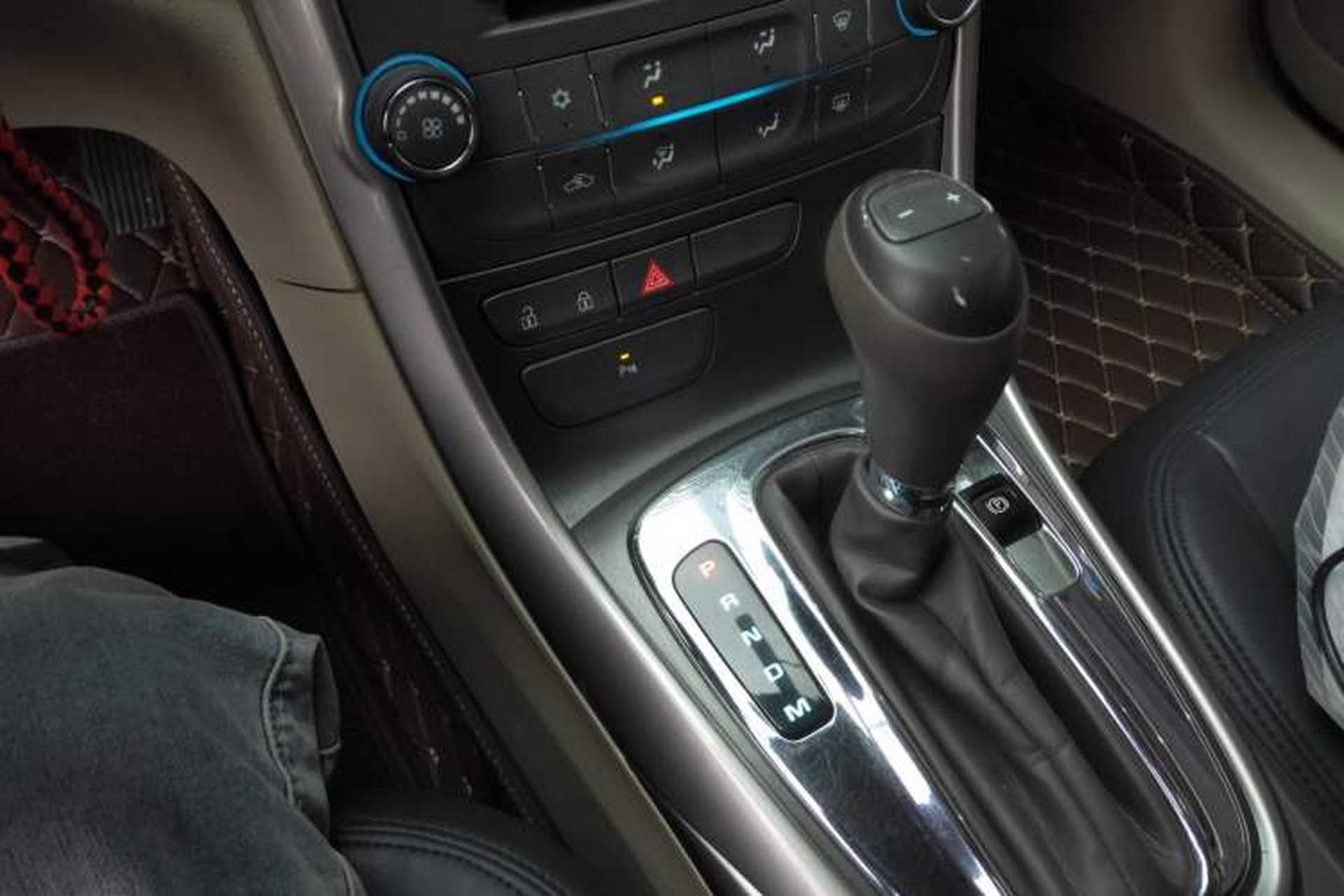 Used Chevrolet Malibu 2014 2.0L Automatic Comfort Edition Gear Lever