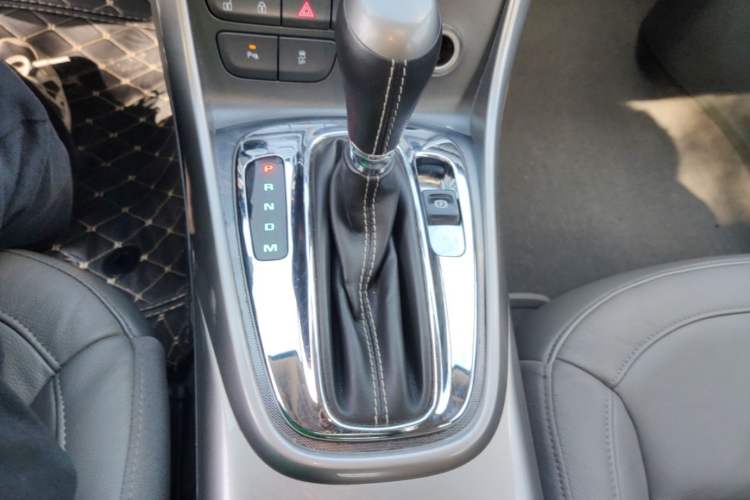 Used Chevrolet Malibu 2014 2.0L Automatic Luxury Edition Gear Lever