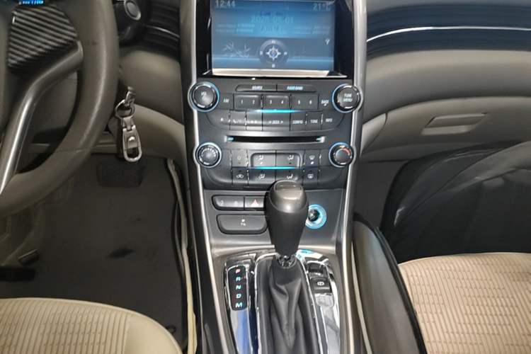 Used Chevrolet Malibu 2014 2.0L Automatic Comfort Edition Gear Lever