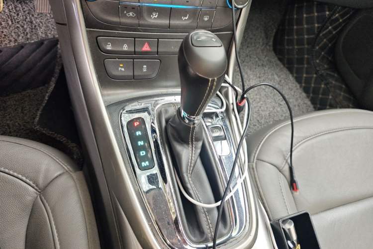 Used Chevrolet Malibu 2014 2.0L Automatic Luxury Edition Gear Lever