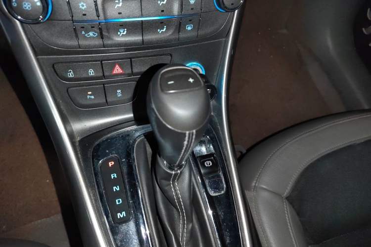 Used Chevrolet Malibu 2014 2.4L Automatic Luxury Edition Gear Lever