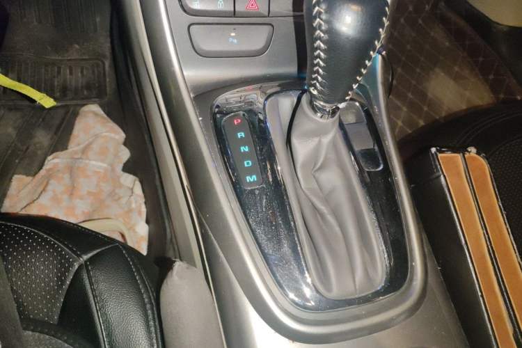 Used Chevrolet Malibu 2014 2.0L Automatic Comfort Edition Gear Lever