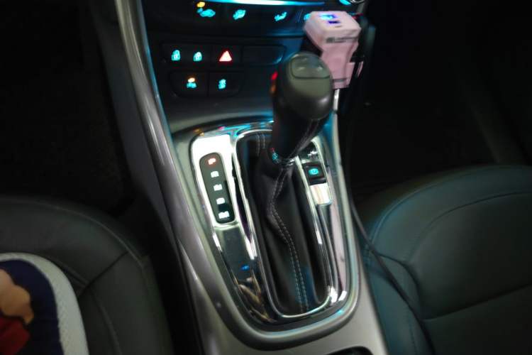 Used Chevrolet Malibu 2014 2.0L Automatic Luxury Edition Gear Lever