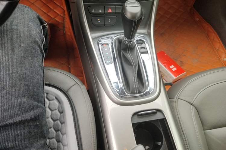 Used Chevrolet Malibu 2014 2.0L Automatic Luxury Edition Gear Lever