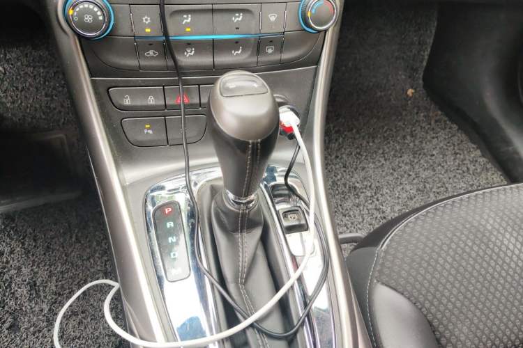 Used Chevrolet Malibu 2014 1.6T Automatic Comfort Edition Gear Lever