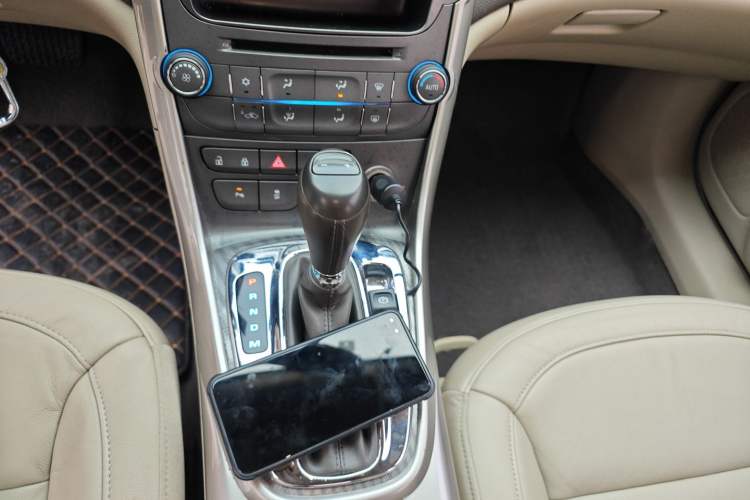 Used Chevrolet Malibu 2014 2.4L Automatic Luxury Edition Gear Lever
