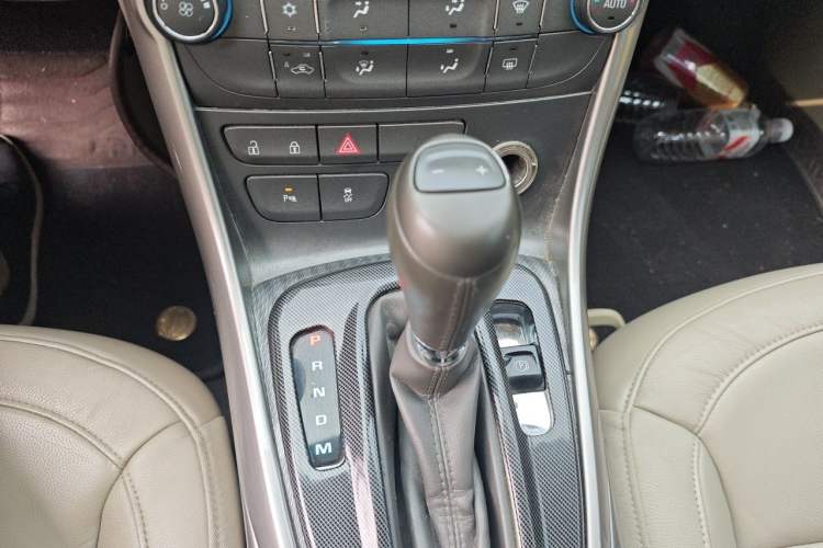 Used Chevrolet Malibu 2014 2.0L Automatic Luxury Edition Gear Lever