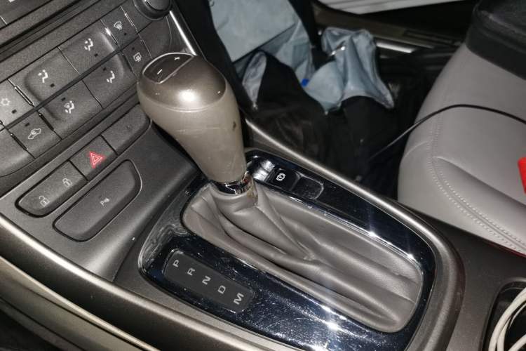 Used Chevrolet Malibu 2014 2.0L Automatic Comfort Edition Gear Lever