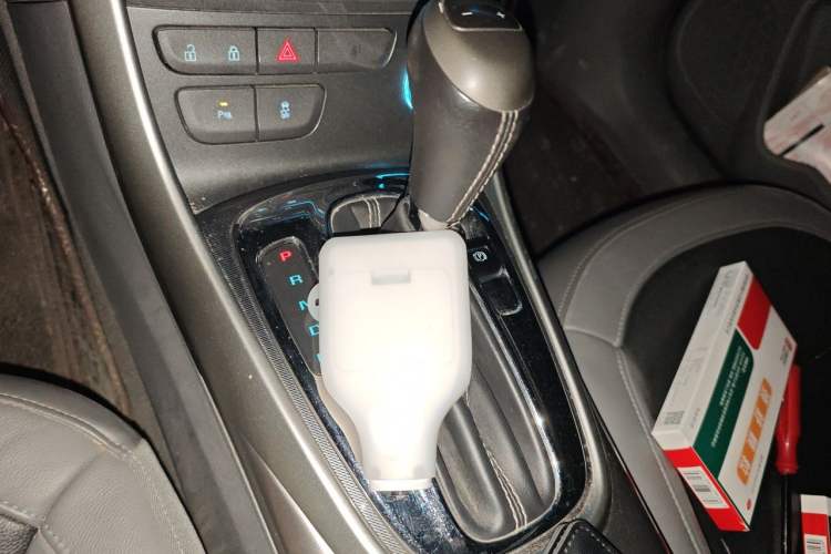 Used Chevrolet Malibu 2014 2.0L Automatic Luxury Edition Gear Lever
