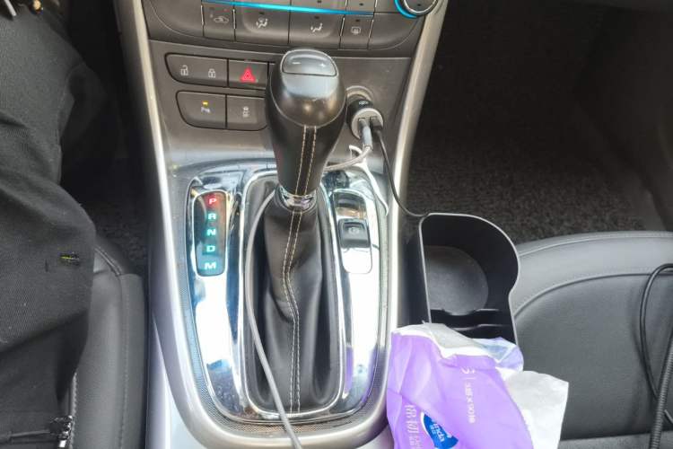 Used Chevrolet Malibu 2014 2.0L Automatic Luxury Edition Gear Lever