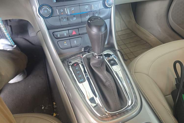 Used Chevrolet Malibu 2014 2.0L Automatic Luxury Edition Gear Lever