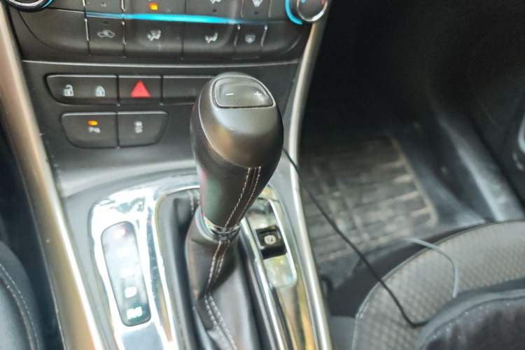 Used Chevrolet Malibu 2014 1.6T Automatic Comfort Edition Gear Lever