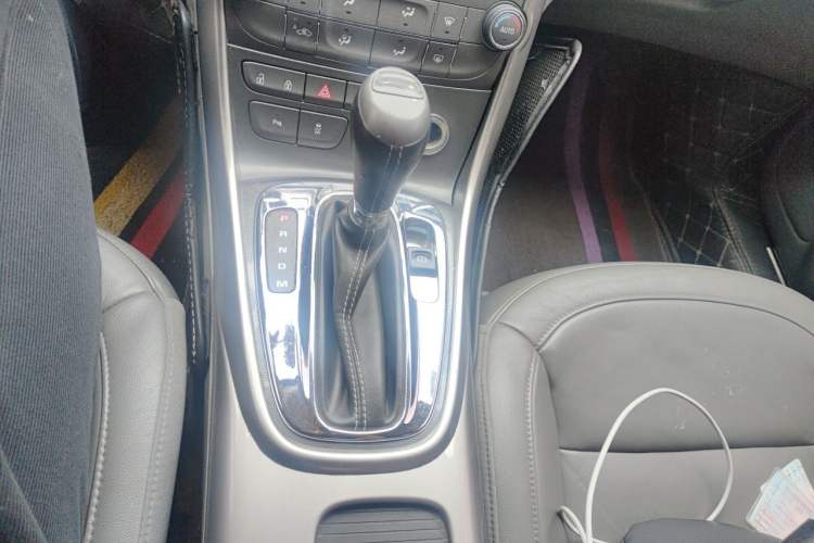 Used Chevrolet Malibu 2014 2.0L Automatic Luxury Edition Gear Lever