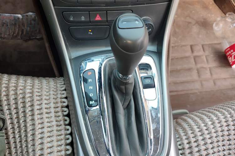 Used Chevrolet Malibu 2014 2.0L Automatic Comfort Edition Gear Lever