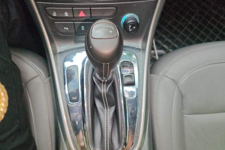 Used Chevrolet Malibu 2014 2.0L Automatic Luxury Edition Gear Lever