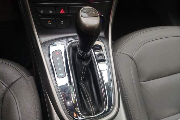 Used Chevrolet Malibu 2014 2.0L Automatic Luxury Edition Gear Lever