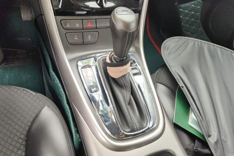 Used Chevrolet Malibu 2014 1.6T Automatic Comfort Edition Gear Lever