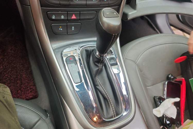 Used Chevrolet Malibu 2014 2.0L Automatic Luxury Edition Gear Lever