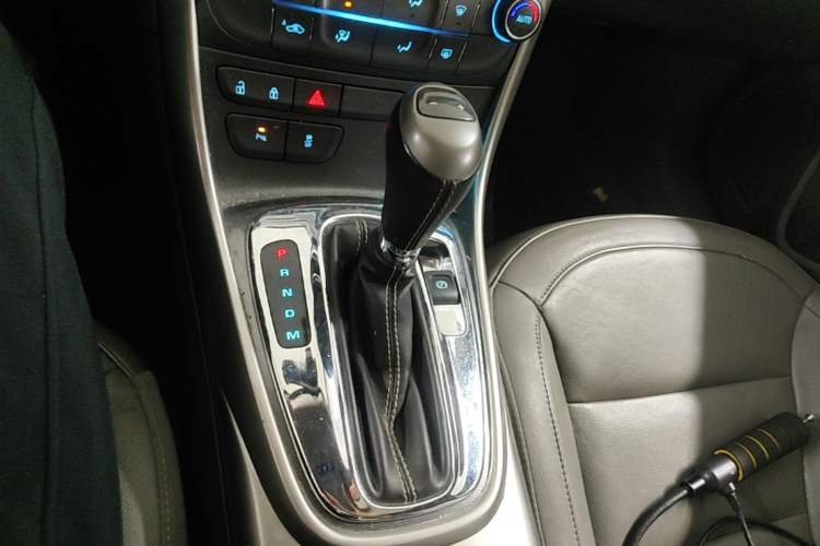 Used Chevrolet Malibu 2014 2.0L Automatic Luxury Edition Gear Lever