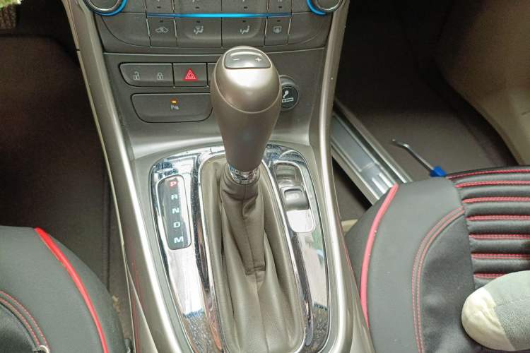 Used Chevrolet Malibu 2014 2.0L Automatic Comfort Edition Gear Lever