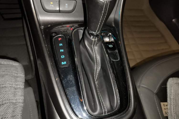 Used Chevrolet Malibu 2014 2.0L Automatic Luxury Edition Gear Lever
