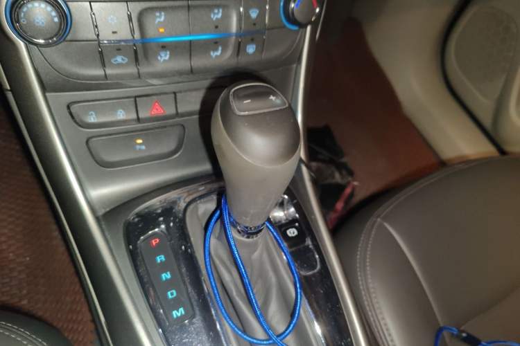 Used Chevrolet Malibu 2014 2.0L Automatic Comfort Edition Gear Lever