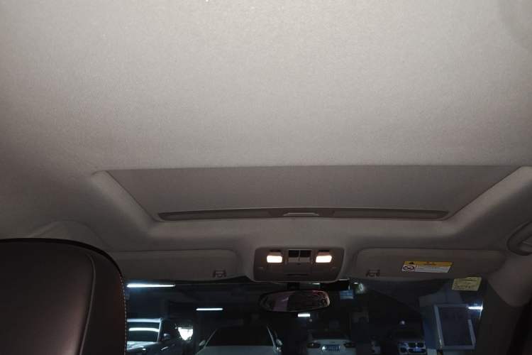 Used Chevrolet Malibu 2014 1.6T Automatic Comfort Edition Headliner