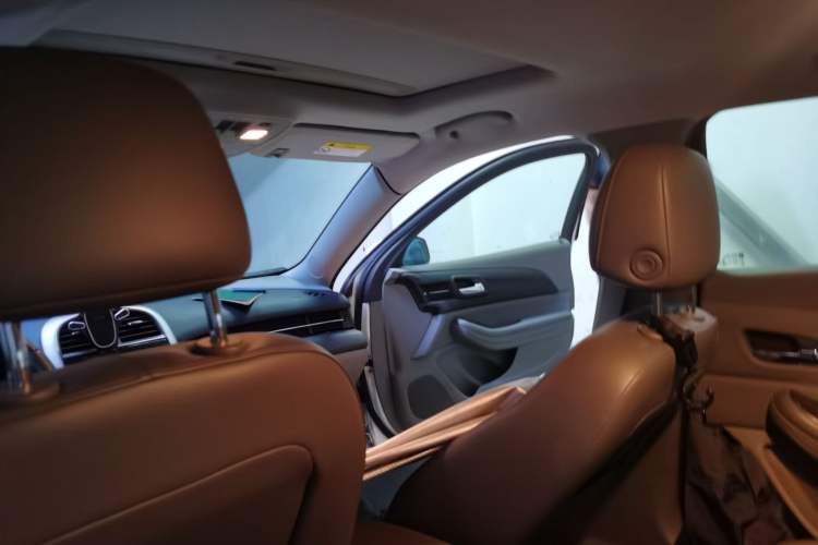 Used Chevrolet Malibu 2014 2.0L Automatic Luxury Edition Headliner