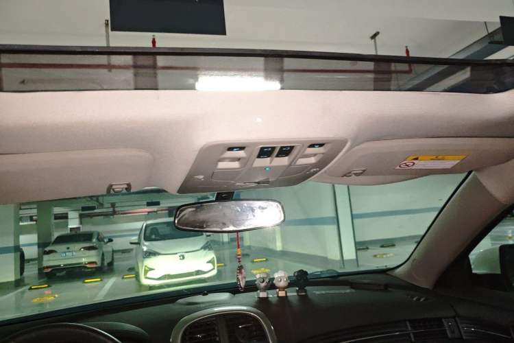 Used Chevrolet Malibu 2014 1.6T Automatic Comfort Edition Headliner