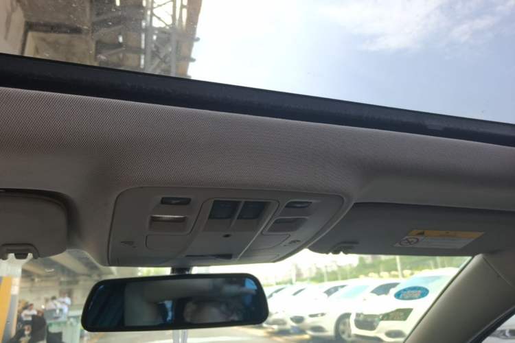 Used Chevrolet Malibu 2014 1.6T Automatic Comfort Edition Headliner