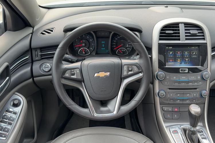 Used Chevrolet Malibu 2014 2.0L Automatic Luxury Edition Interior 1