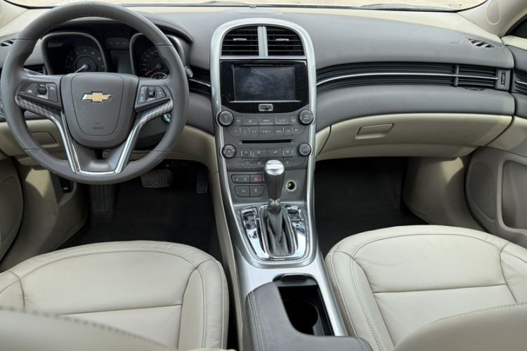 Used Chevrolet Malibu 2014 2.0L Automatic Luxury Edition Interior 1