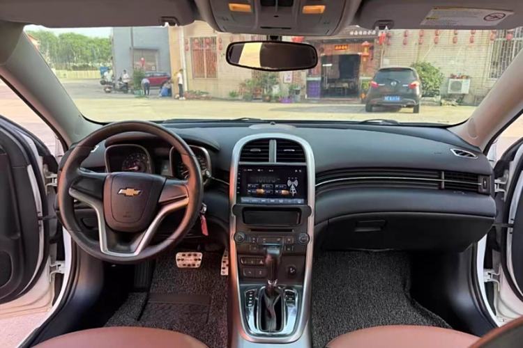 Used Chevrolet Malibu 2014 2.0L Automatic Comfort Edition Interior 1