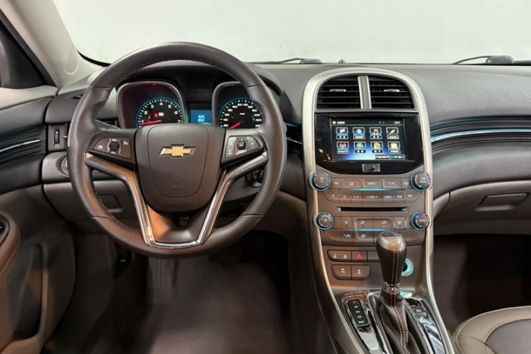 Used Chevrolet Malibu 2014 2.0L Automatic Luxury Edition Interior 1
