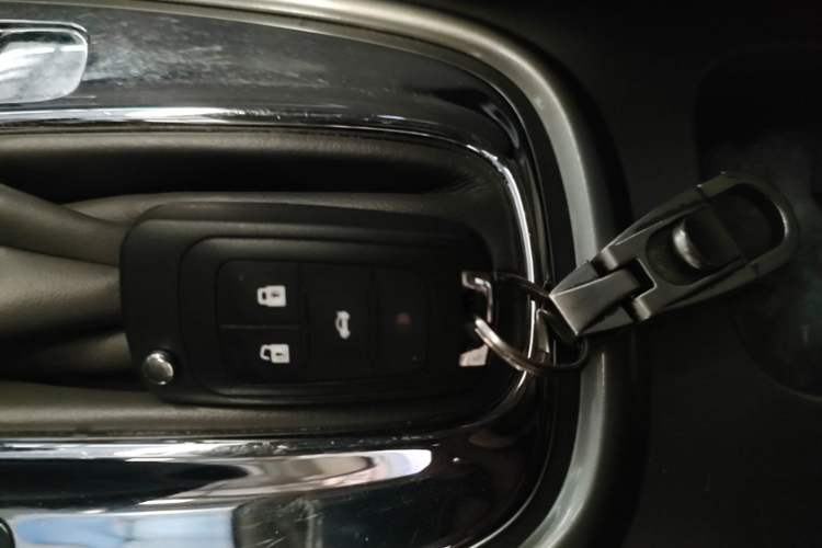 Used Chevrolet Malibu 2014 2.0L Automatic Comfort Edition Interior 1