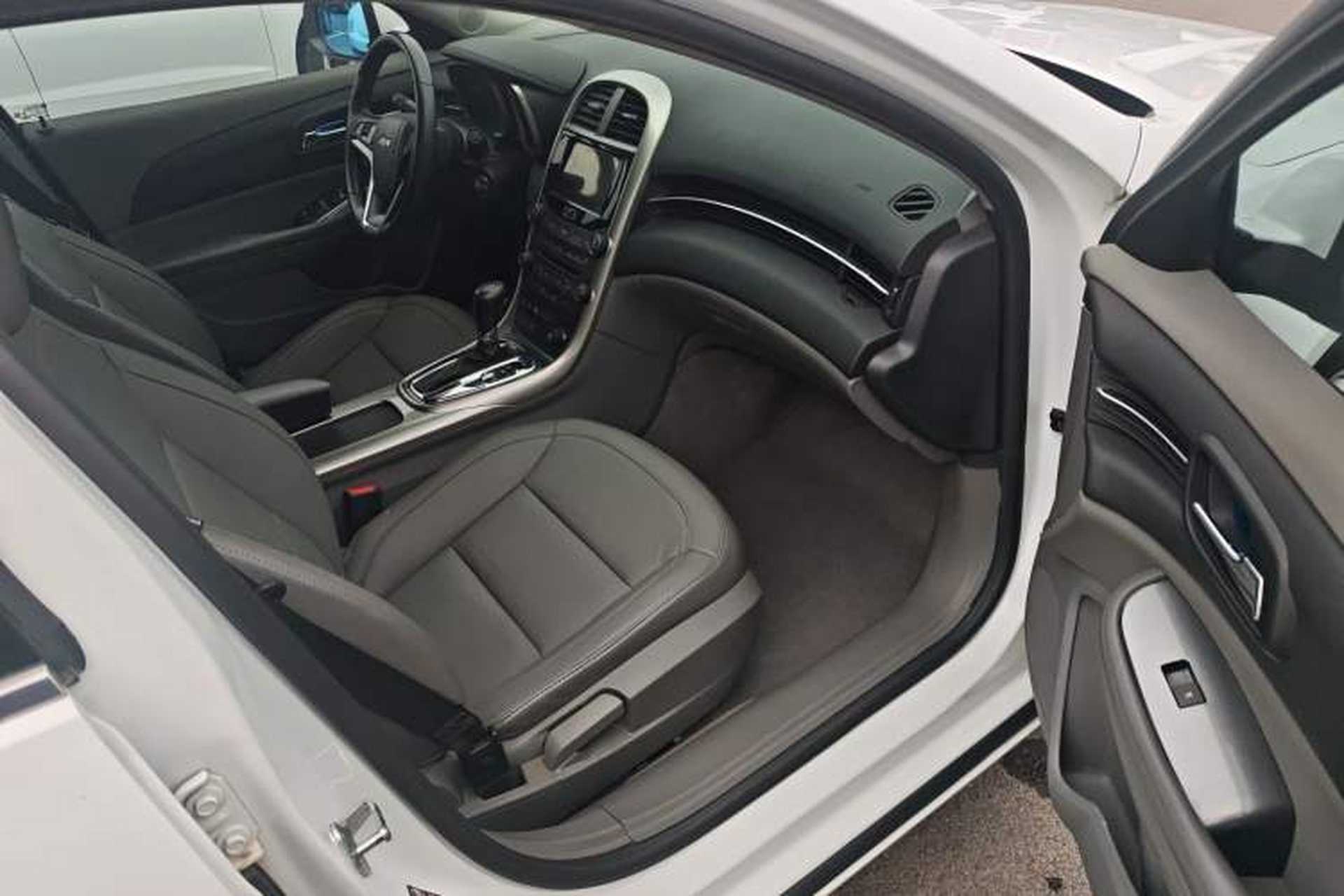 Used Chevrolet Malibu 2014 2.0L Automatic Luxury Edition Interior 2