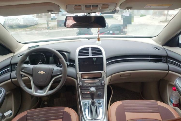 Used Chevrolet Malibu 2014 2.0L Automatic Comfort Edition Interior 2