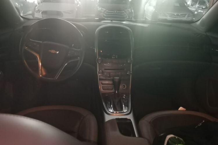 Used Chevrolet Malibu 2014 2.0L Automatic Luxury Edition Interior 2