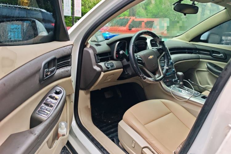 Used Chevrolet Malibu 2014 2.0L Automatic Comfort Edition Interior 3