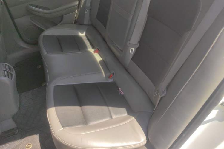 Used Chevrolet Malibu 2014 2.0L Automatic Luxury Edition Interior 4