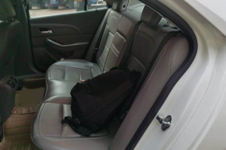 Used Chevrolet Malibu 2014 2.0L Automatic Luxury Edition Interior 4