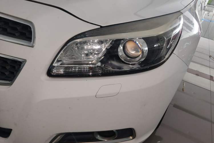 Used Chevrolet Malibu 2014 2.0L Automatic Luxury Edition Left Front Headlight