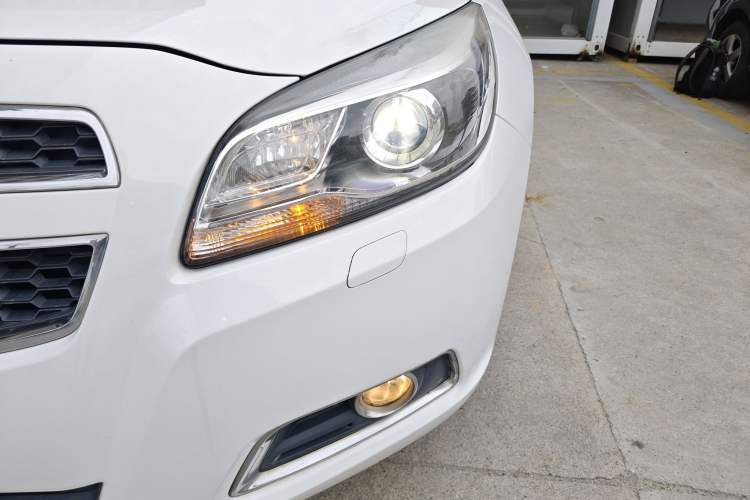 Used Chevrolet Malibu 2014 2.0L Automatic Luxury Edition Left Front Headlight