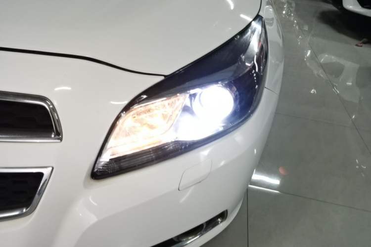 Used Chevrolet Malibu 2014 2.0L Automatic Luxury Edition Left Front Headlight