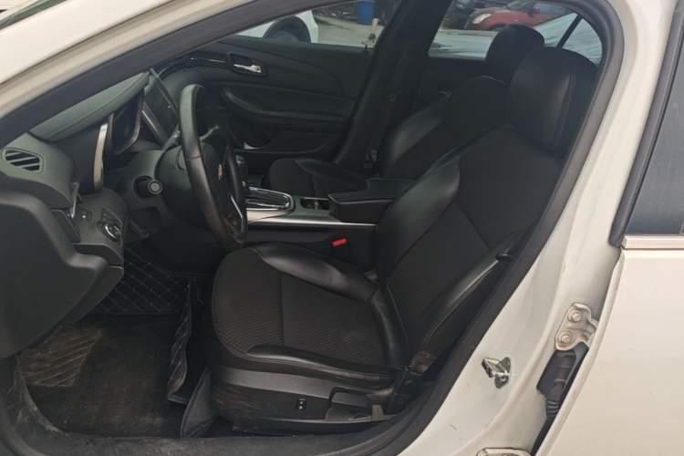 Used Chevrolet Malibu 2014 1.6T Automatic Comfort Edition Left Front Seat
